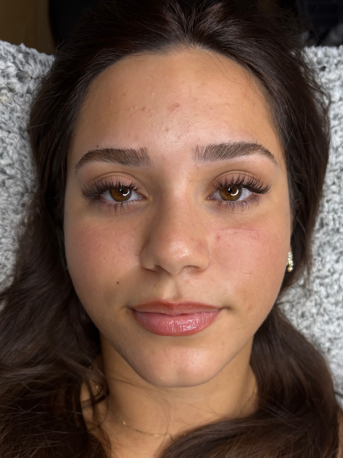 Bespoke single lash extensions lagt hår-for-hår hos Glow & Co